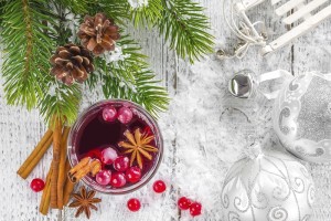 The Twelve Days of Holiday Cocktails
