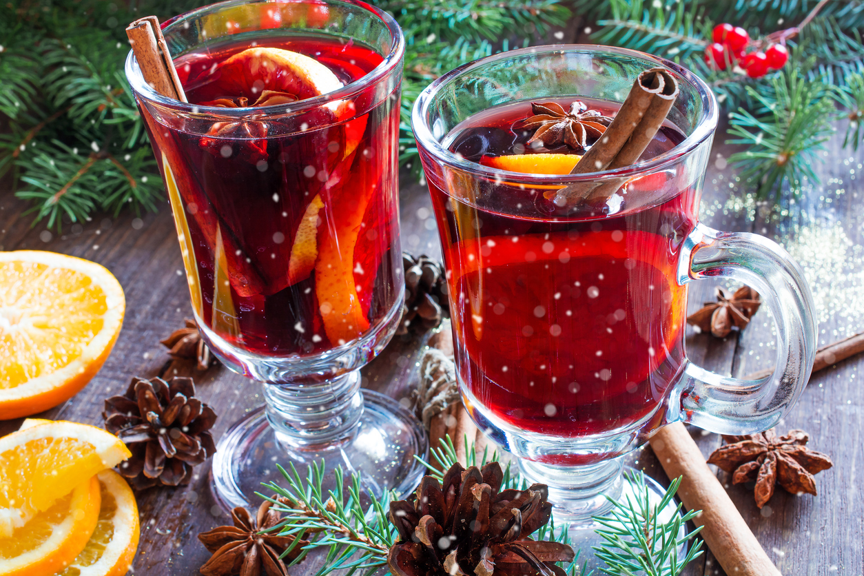 12 Easy Christmas Cocktails to Make this Holiday Season
